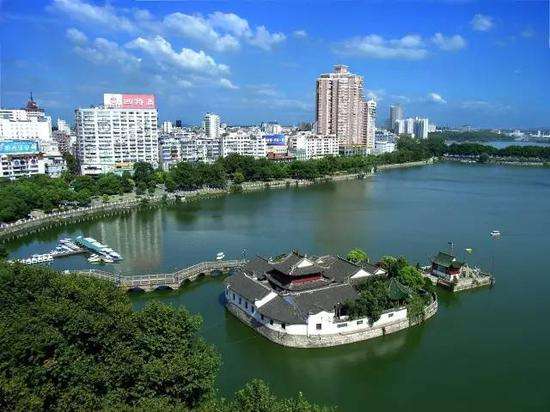 九江經(jīng)開區(qū)聚焦高端裝備制造、新材料新能源結(jié)碩果